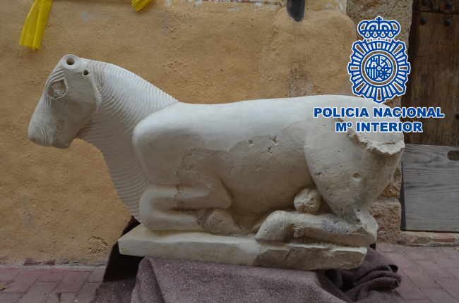 La Policía Nacional recupera una escultura de origen íbero fechada entre el siglo IV y V a.C.