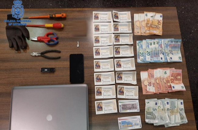 La Policía Nacional detiene a un hombre por un delito de robo con fuerza en un establecimiento