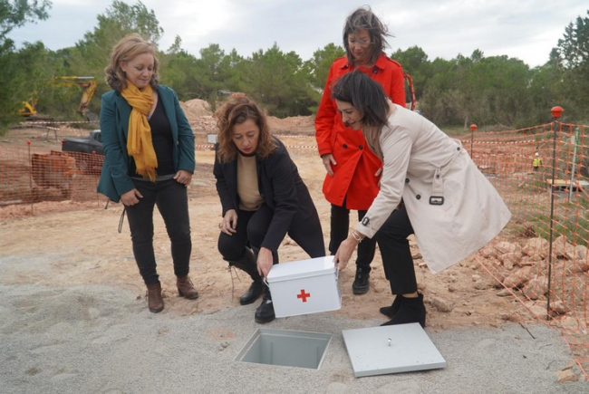 Armengol visita el nuevo servicio de hemodiálisis de Formentera, que empieza a funcionar este lunes