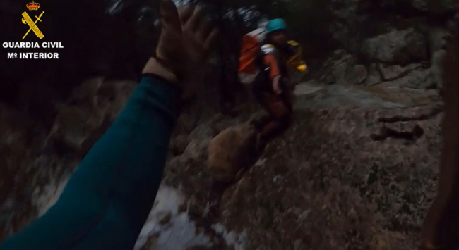 La Guardia Civil ha rescatado a una mujer y los cuerpos de dos
barranquistas fallecidos en el Torrente de
l’Assarell de Pollença