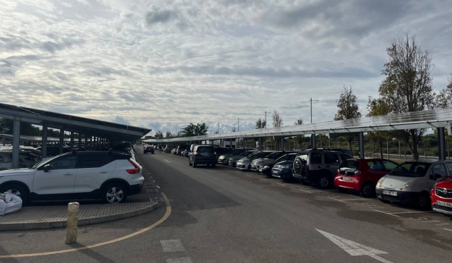 Mateu Orfila se convierte en el primer hospital de las Illes Balears con aparcamiento totalmente cubierto de placas fotovoltaicas gracias al IBE