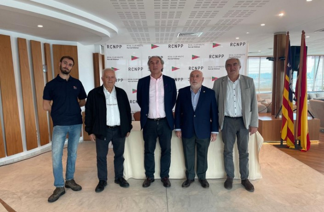 Educación firma un convenio de colaboración con el Club Náutico del Puerto de Pollença para el uso de su Aula Medioambiental 