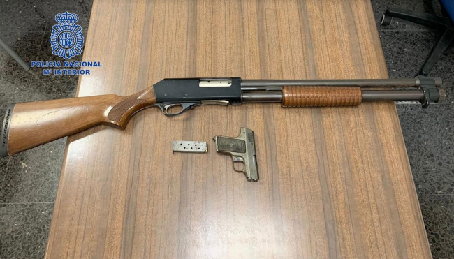 La Policía Nacional detiene a un joven que golpeó a su pareja con un palo y le dislocó el brazo entre otras lesiones