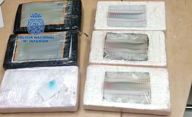 La Policía Nacional detiene a un hombre por transportar cocaína a través de paquetes de mensajería 