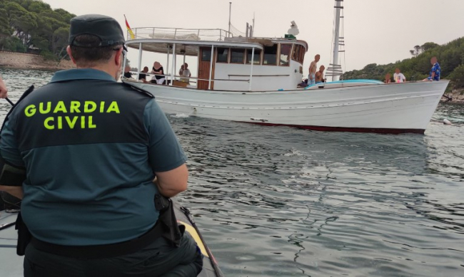 El Govern en colaboración con la Guardia Civil despliega una campaña de control e inspección a los chárteres náuticos