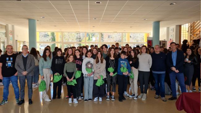 Vicepresidencia entrega los premios a 15 jóvenes del IES Josep Font i Trias de Esporles, ganadores de los concursos del programa Nines y Joves STEM organizados con la Fundación Bit