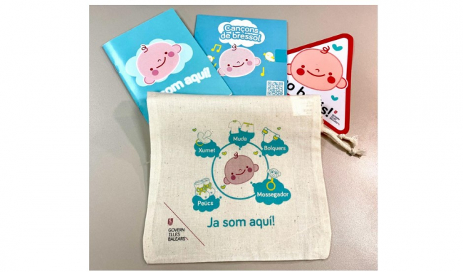 El Govern anima a los nuevos padres y madres a transmitir todas las lenguas familiares y a asegurar el conocimiento del catalán