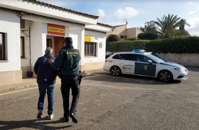 La Guardia Civil detiene infraganti al autor de dos robos en viviendas en Llucmajor