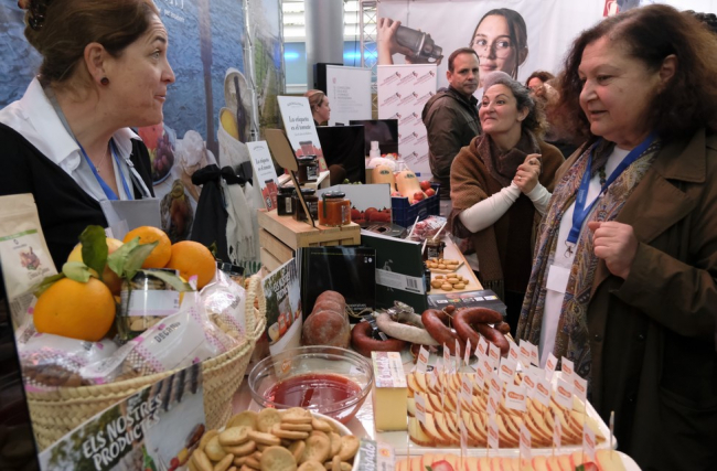Agricultura apuesta por extender el porcentaje mínimo de producto local también a escuelas, hospitales y residencias