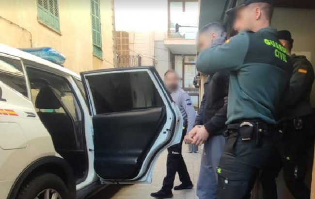 La Guardia Civil detiene a los dos autores de varios robos con violencia en Cala Bona y Cala Millor