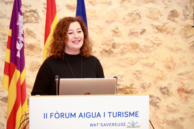 Armengol anuncia un paquete de ayudas de ocho millones de euros para impulsar una gestión más eficiente del agua en los establecimientos turísticos