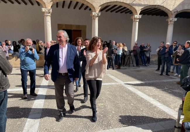 Francina Armengol apoya al candidato a alcalde de Pollença, Martí March
