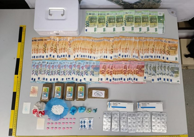 La Guardia Civil desarticula un punto de venta de drogas en Cala de Bou