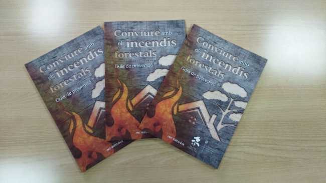 La nueva guía de prevención de incendios forestales se centra en la cultura del riesgo y la protección de las viviendas