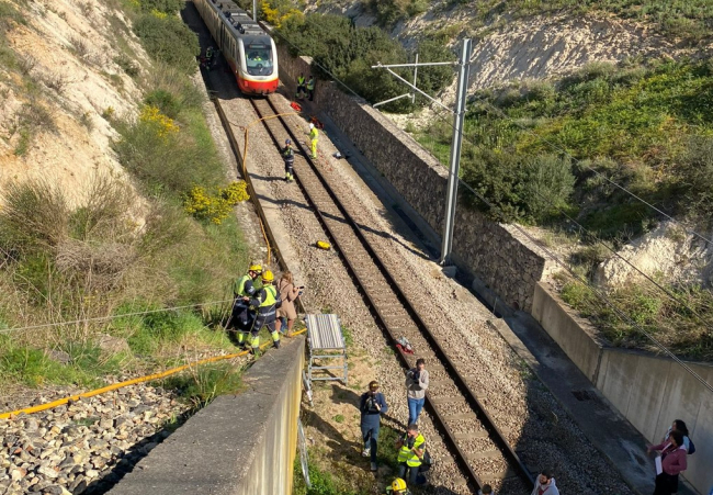 Un centenar de efectivos participan en el simulacro de descarrilamiento de un tren con múltiples víctimas en Petra