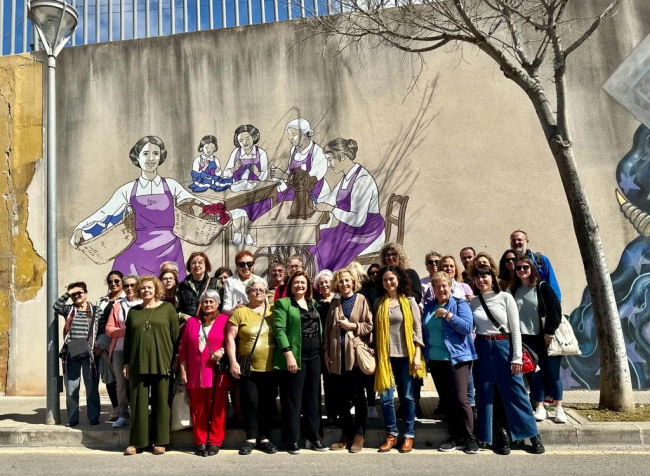 Mural de homenaje a las mujeres zapateras en Inca