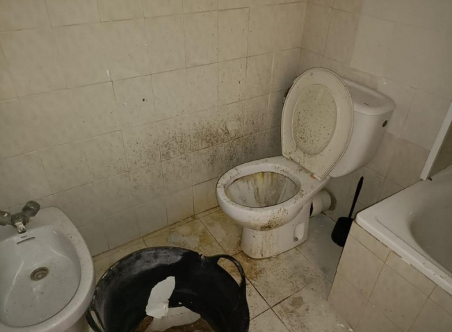 Las aguas fecales se apoderan del Destacamento de Tráfico de Manacor