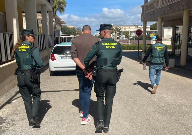 La Guardia Civil de Santanyí detiene a tres personas por el robo de 18 aparatos de aire acondicionado