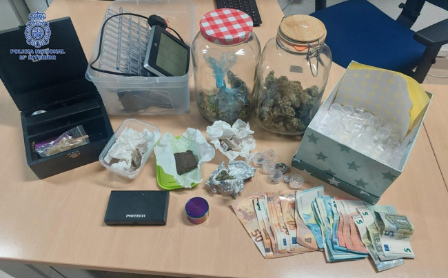 Detenido un hombre por tráfico de drogas tras llamar a la Policía Nacional porque su mujer no le dejaba entrar en el domicilio