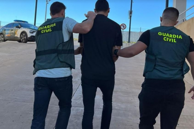 Tres detenidos en Ibiza y Mallorca por robos en interior de vehículos