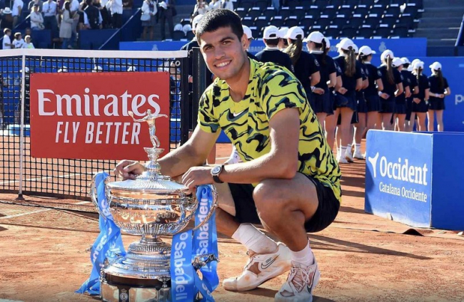 Un histórico Alcaraz revalida el trono en Barcelona