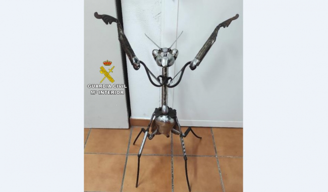 Detenidos en Sant Antoni por el hurto de una estatua expuesta en una gasolinera