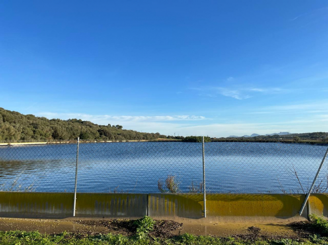 El IBE saca a licitación la redacción de siete proyectos fotovoltaicos sobre balsas de riego, que sumarán un total de 6,6 MW