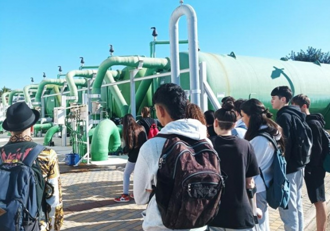 127 alumnos conocen las instalaciones de abastecimiento, saneamiento y depuración de Eivissa de la mano de ABAQUA y la Alianza por el Agua