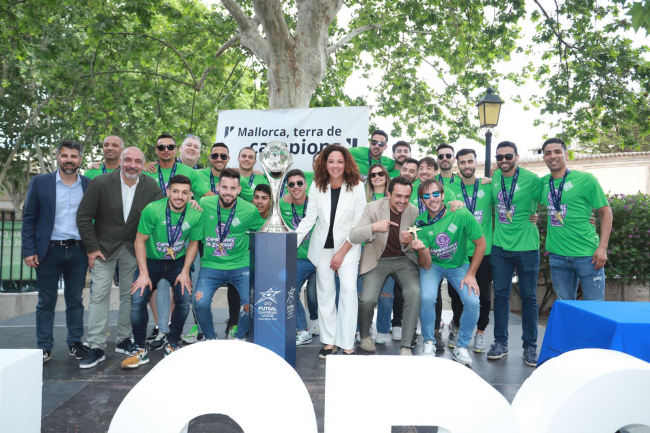 El Consell celebra con el Mallorca Palma Futsal el título de campeón de Europa