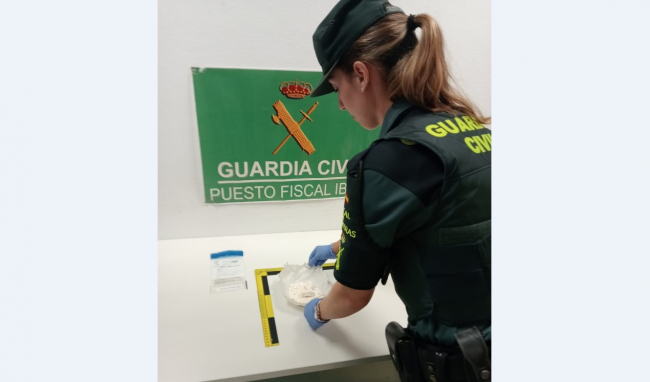 La Guardia Civil ha detenido a un varón por tráfico de drogas en Sant Josep de Sa Talaia