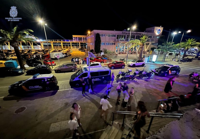 La Policía Nacional establece dispositivos policiales durante el fin de semana y se procede a la detención de una persona