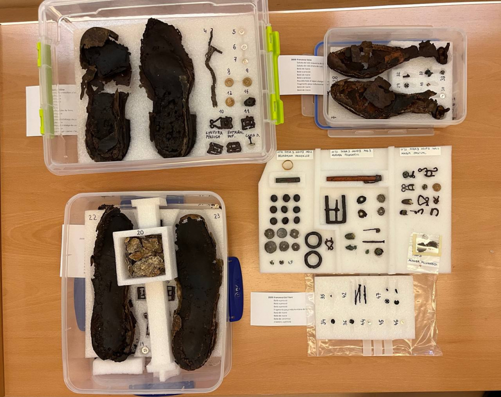 El Govern devuelve los objetos ya restaurados a familiares de víctimas de la Guerra Civil y la represión franquista