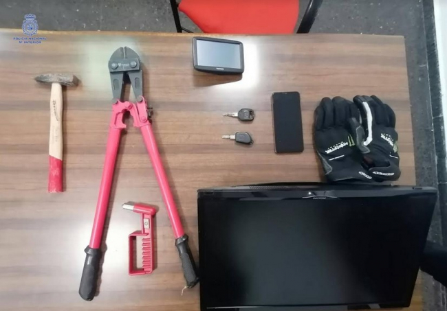 La Policía Nacional detiene a un hombre por diversos delitos de robo con fuerza en casas