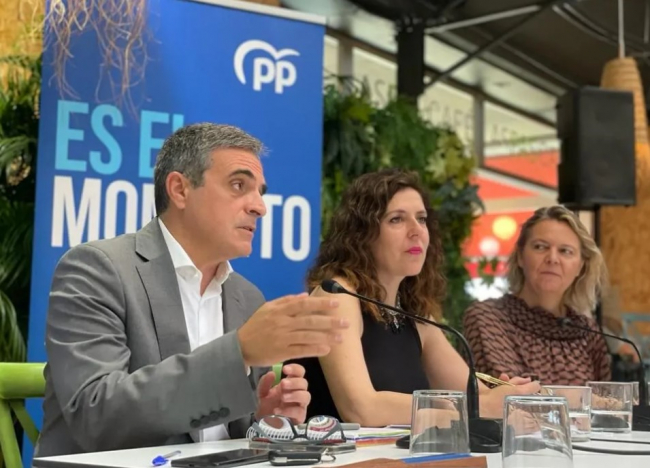Marí Bosó: “Es obsesión del presidente Feijóo desbu-rocratizar los procesos en materia de servicios socia-les para ayudar a nuestra gente'