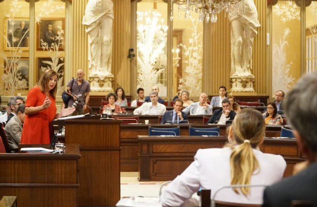 Francina Armengol pide a Prohens que rectifique el mercadeo de derechos y 'sirva a todo el mundo'