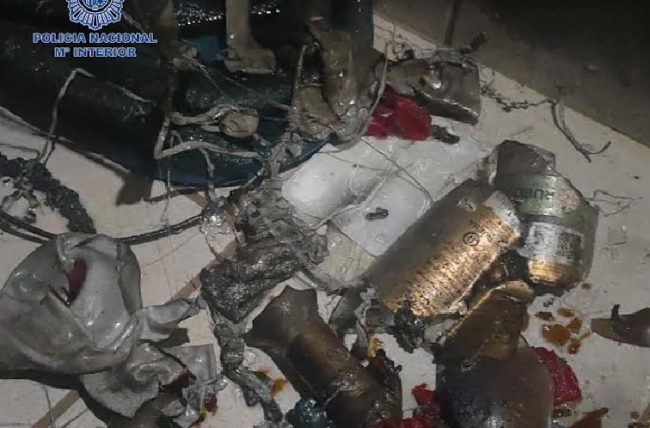 La Policía Nacional detiene a un hombre por incendiar una casa con los moradores en el interior