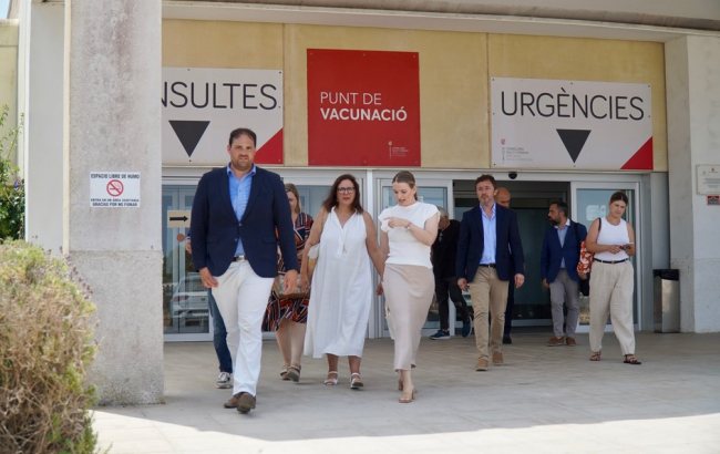 Marga Prohens visita el Hospital de Formentera y la nueva sede del SAMU061