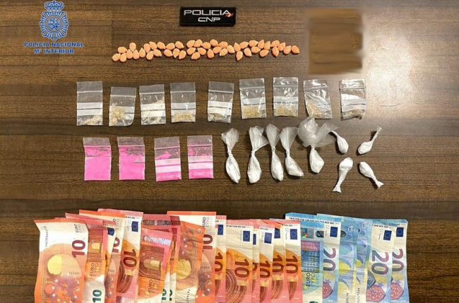 Detenidos en un barco comercial entre islas y en un recinto de ocio con sustancia estupefaciente preparada para su venta