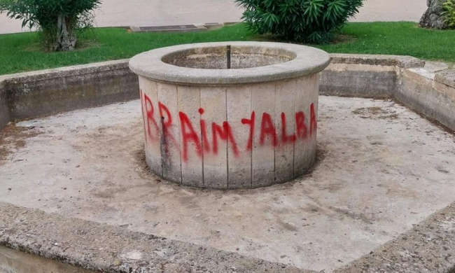 El PP de Sa Pobla critica la situación de “abandono” y “dejadez” de la plaza Metge Duet y denuncia la “inseguridad” y el “vandalismo” en la zona