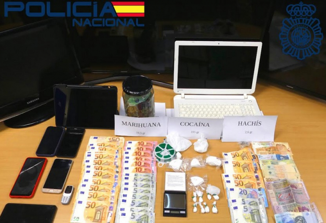 La Policía Nacional da por desmantelado el punto de venta de cocaína más activo de Ciutadella