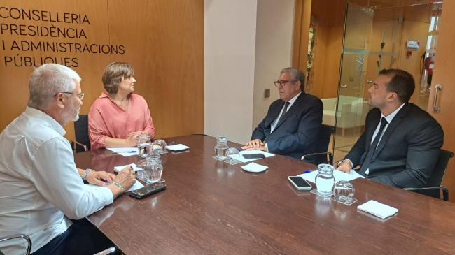 La consellera de Presidencia y el director general de Emergencias, han recibido al cónsul de Marruecos en Baleares
