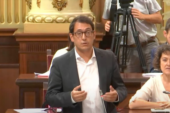El PSIB-PSOE denuncia que Prohens no contesta si conocía o no las acusaciones contra Serra Ferrer y acusa a la presidenta de avalar la actuación de Costa