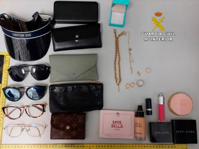 La Guardia Civil ha detenido a dos personas por robos en Ses Salines