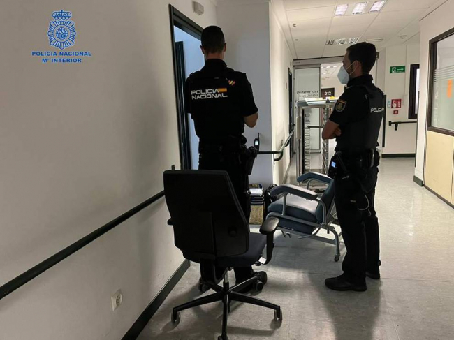 La Policía Nacional detiene a una madre que abandonó a un recién nacido en un hospital dando positivo en drogas