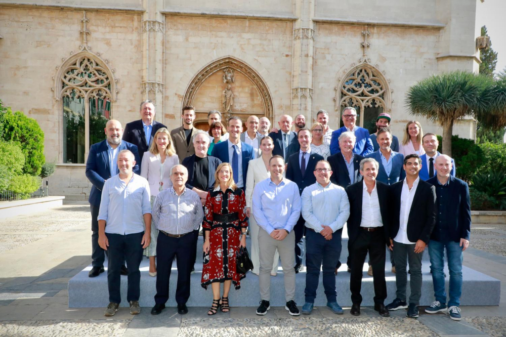 La presidenta del Govern ha recibido a los galardonados y organizadores de los Premios Gastronómicos Mallorca
