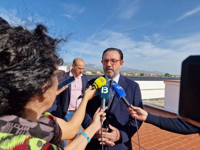 Las instalaciones fotovoltaicas para autoconsumo de los institutos de Santa Maria del Camí y de Porto Cristo están terminadas y a punto de iniciar la conexión eléctrica 