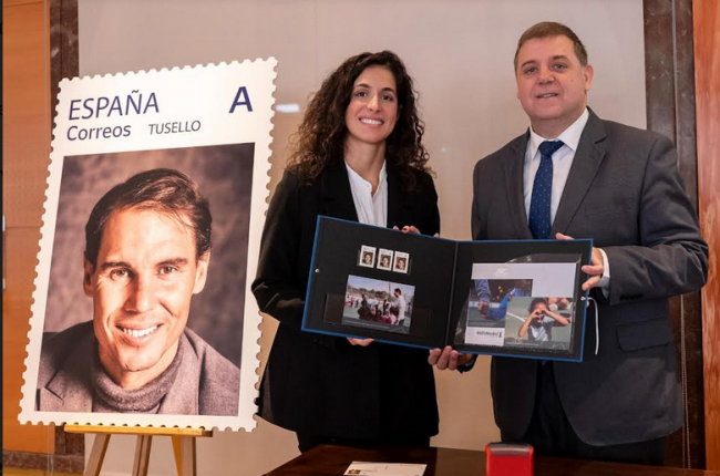 Correos y la Fundación Rafa Nadal presentan un 'Pack filatélico con propósito' para apoyar los proyectos de la organización