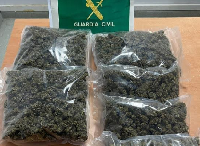 La Guardia Civil ha detenido a un hombre por tráfico de drogas en Sant Josep de Sa Talaia