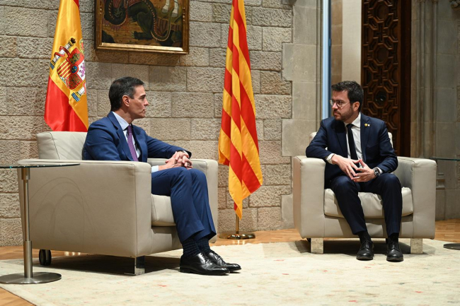 Pedro Sánchez mantiene un encuentro con el presidente de la Generalitat de Catalunya