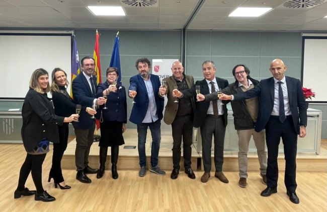 Acuerdo unánime por parte de las patronales del comercio de respetar el calendario de apertura de domingos y festivos de 2023